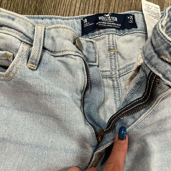 Hollister Ultra High-Rise Mom Jeans Vintage Stretch Whisker Light Wash 25x27 - Picture 5 of 12
